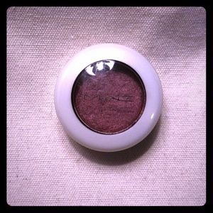 MAC Cranberry Eyeshadow